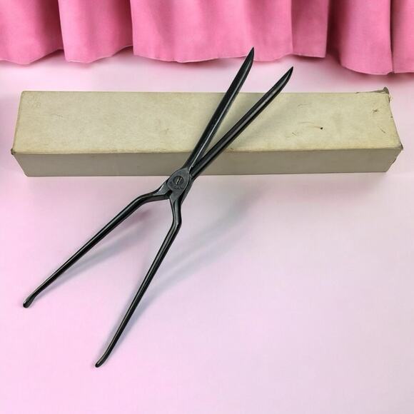 1920's Antique Regal Crown Flapper Wave Curling Iron Art Deco Primitive 1/2" - Picture 1 of 9